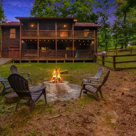 Large Cabin To Enjoy In Coosawattee River Resort